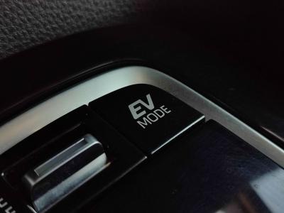 COROLLA HYBRID 1.8 FLAME X-PACK E-CVT FL