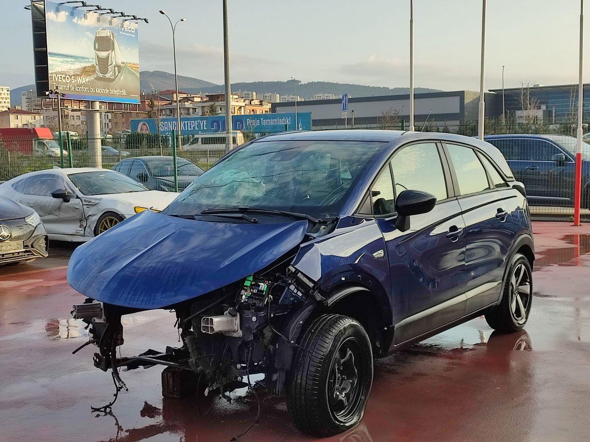 CROSSLAND 1.2 130 AT6 ESSENTIAL