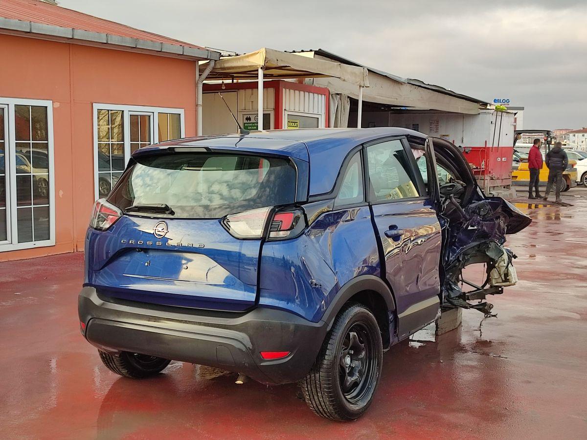 CROSSLAND 1.2 130 AT6 ESSENTIAL