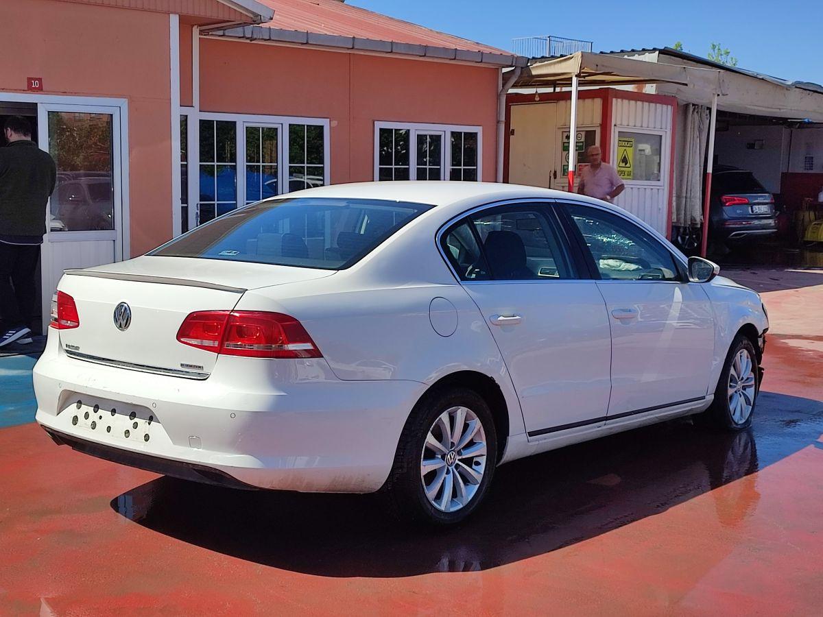 PASSAT 1.6 TDI 105 BLUEMOTION