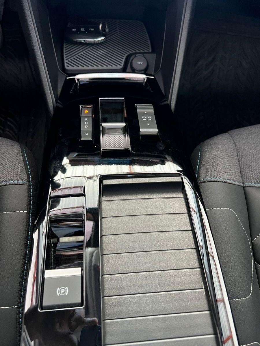 C4 X SHINE BOLD 1.2 PURETECH 130 EAT8