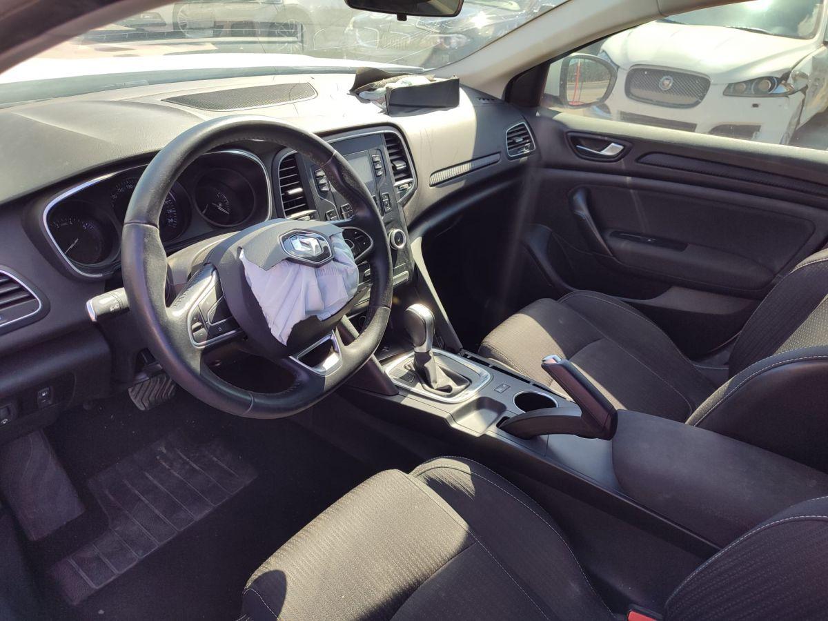 MEGANE SEDAN TOUCH 1.3 TCE EDC 140