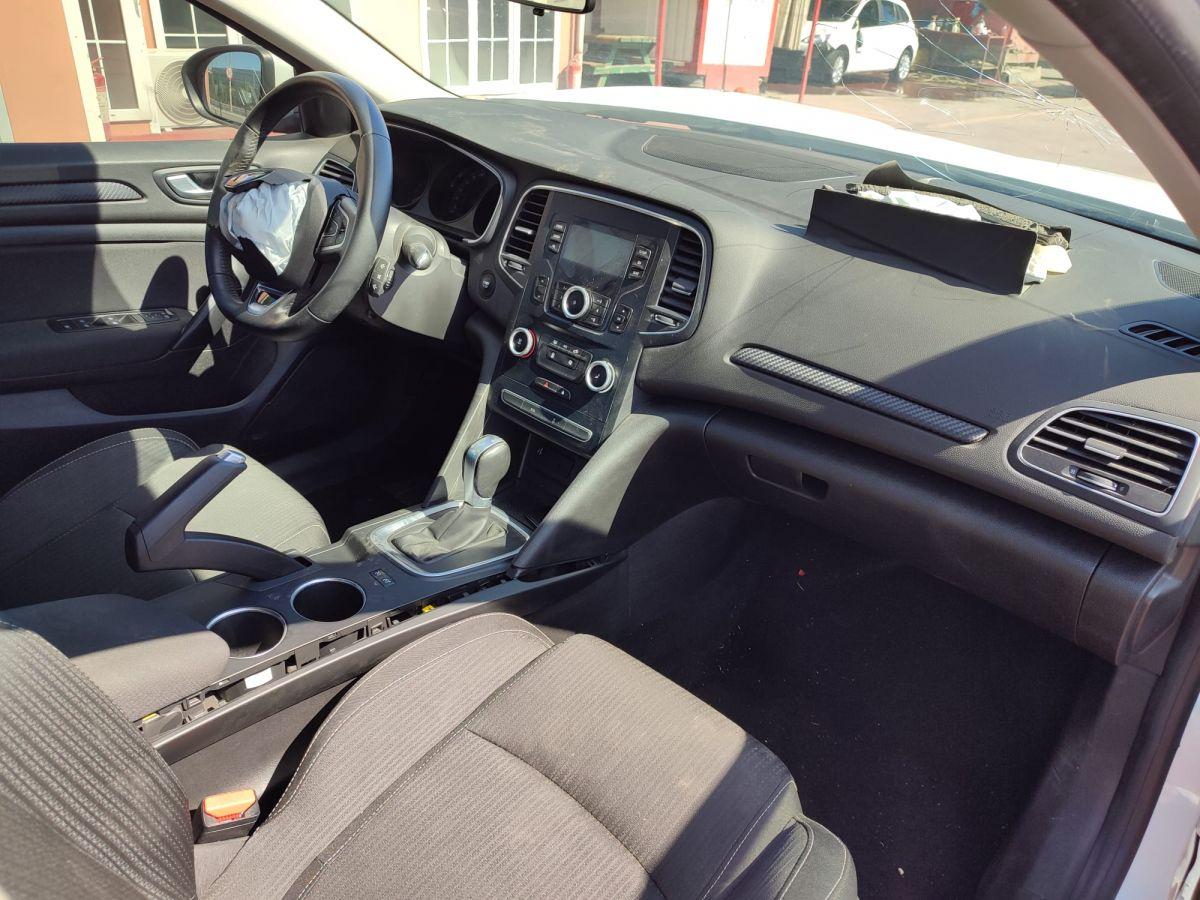 MEGANE SEDAN TOUCH 1.3 TCE EDC 140