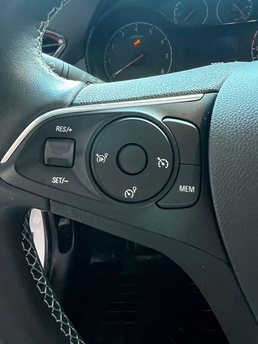 CROSSLAND 1.2 130 AT6 ESSENTIAL