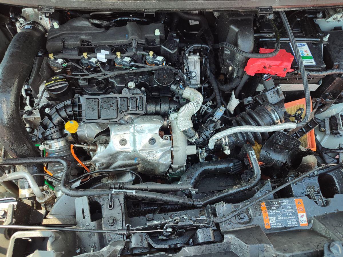 TOURNEO COURIER 1.5 D 100 TITANIUM