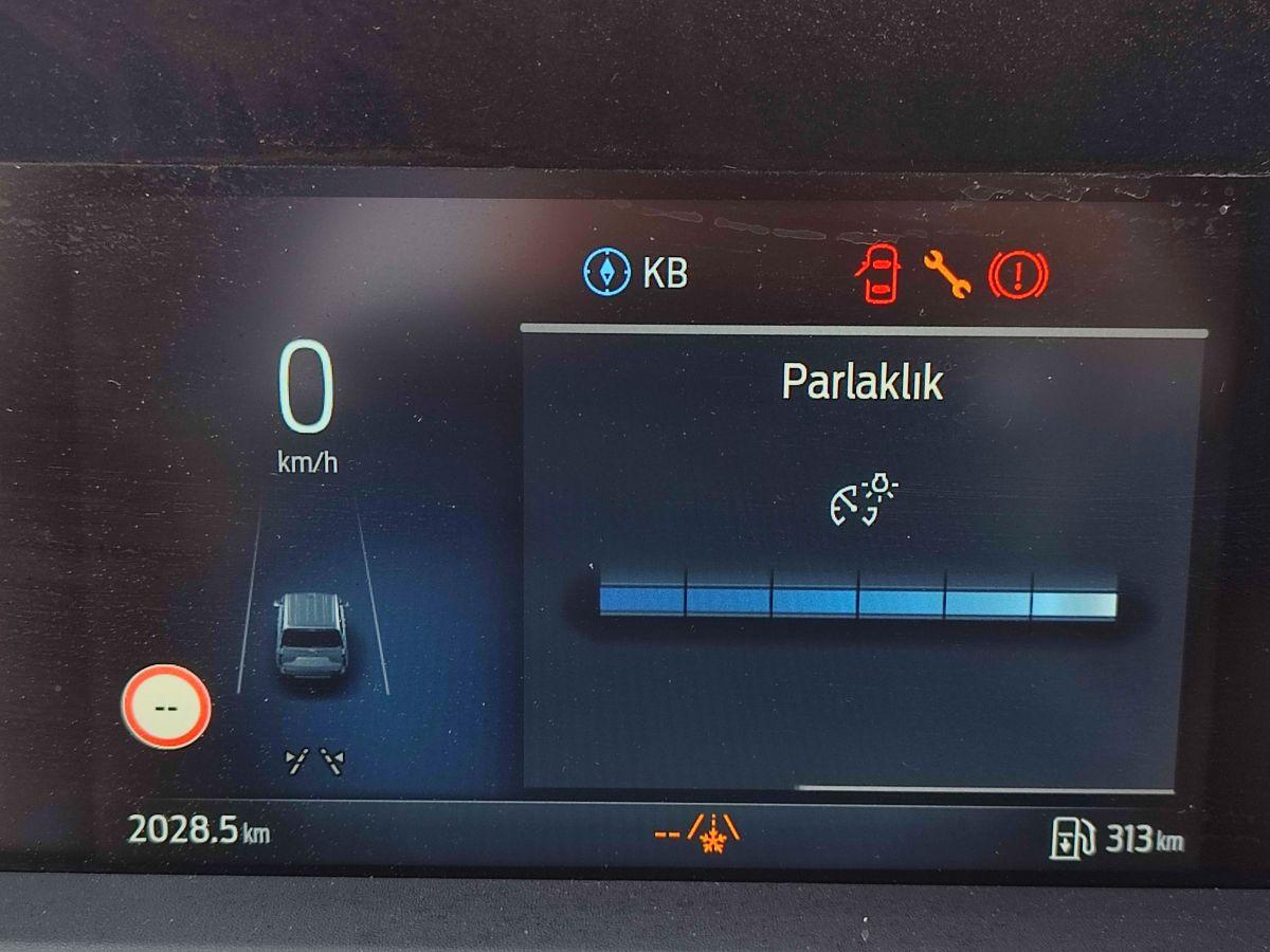 TOURNEO COURIER 1.5 D 100 TITANIUM