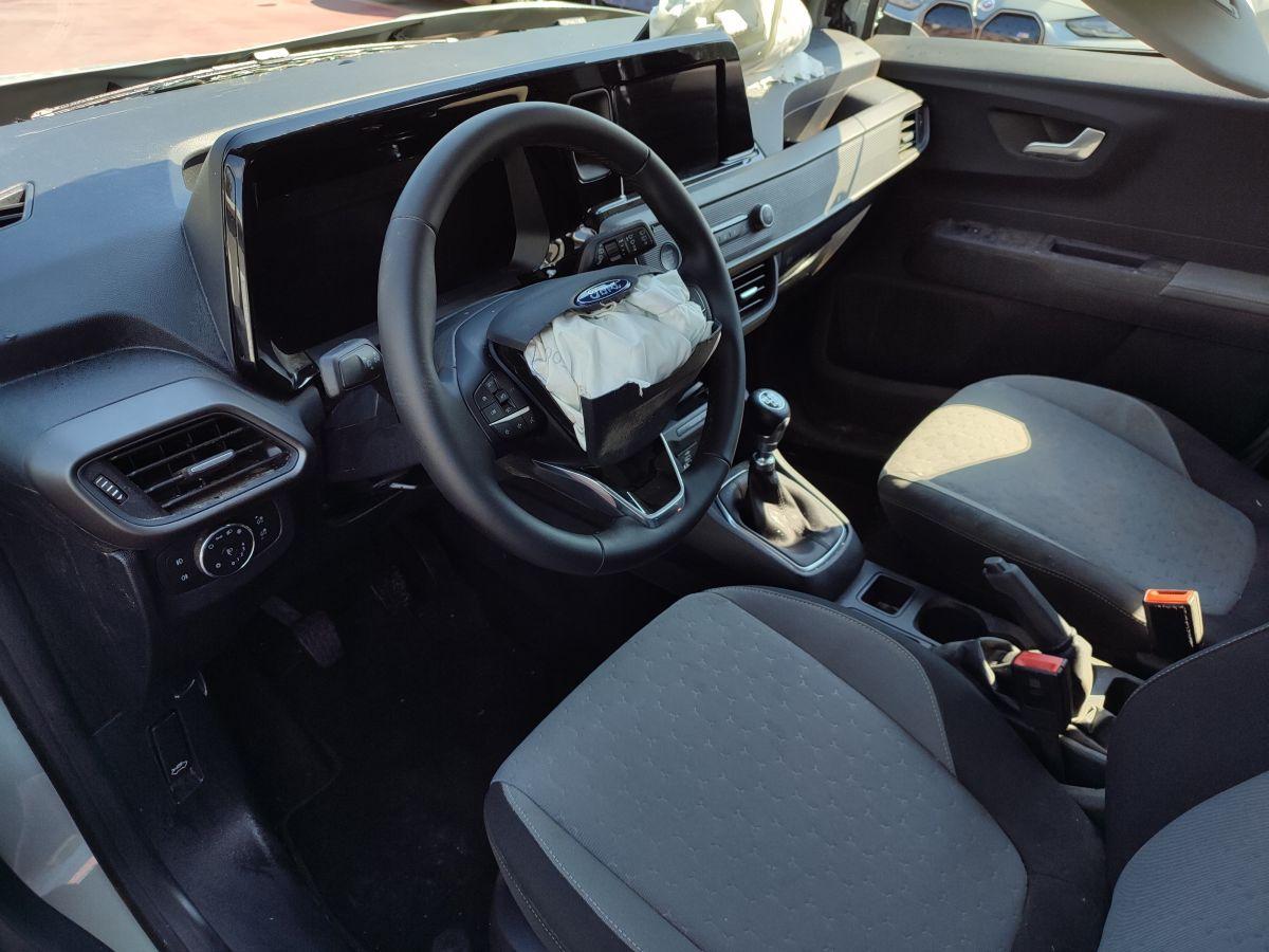 TOURNEO COURIER 1.5 D 100 TITANIUM