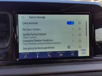 TOURNEO COURIER 1.5 D 100 TITANIUM