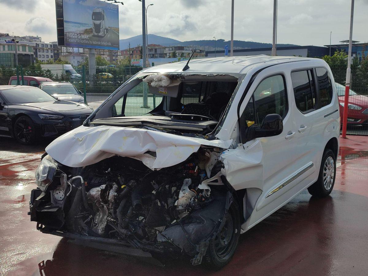 PROACE CITY 1.5 D 130 DREAM A/T