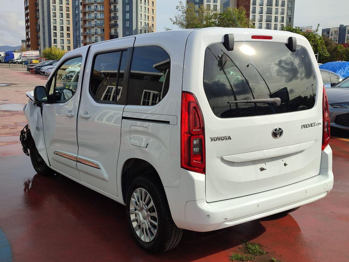 PROACE CITY 1.5 D 130 DREAM A/T