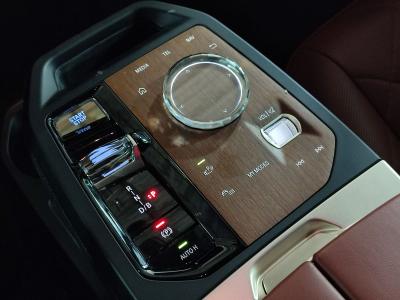 iX XDRIVE40 FIRST EDITION SPORT