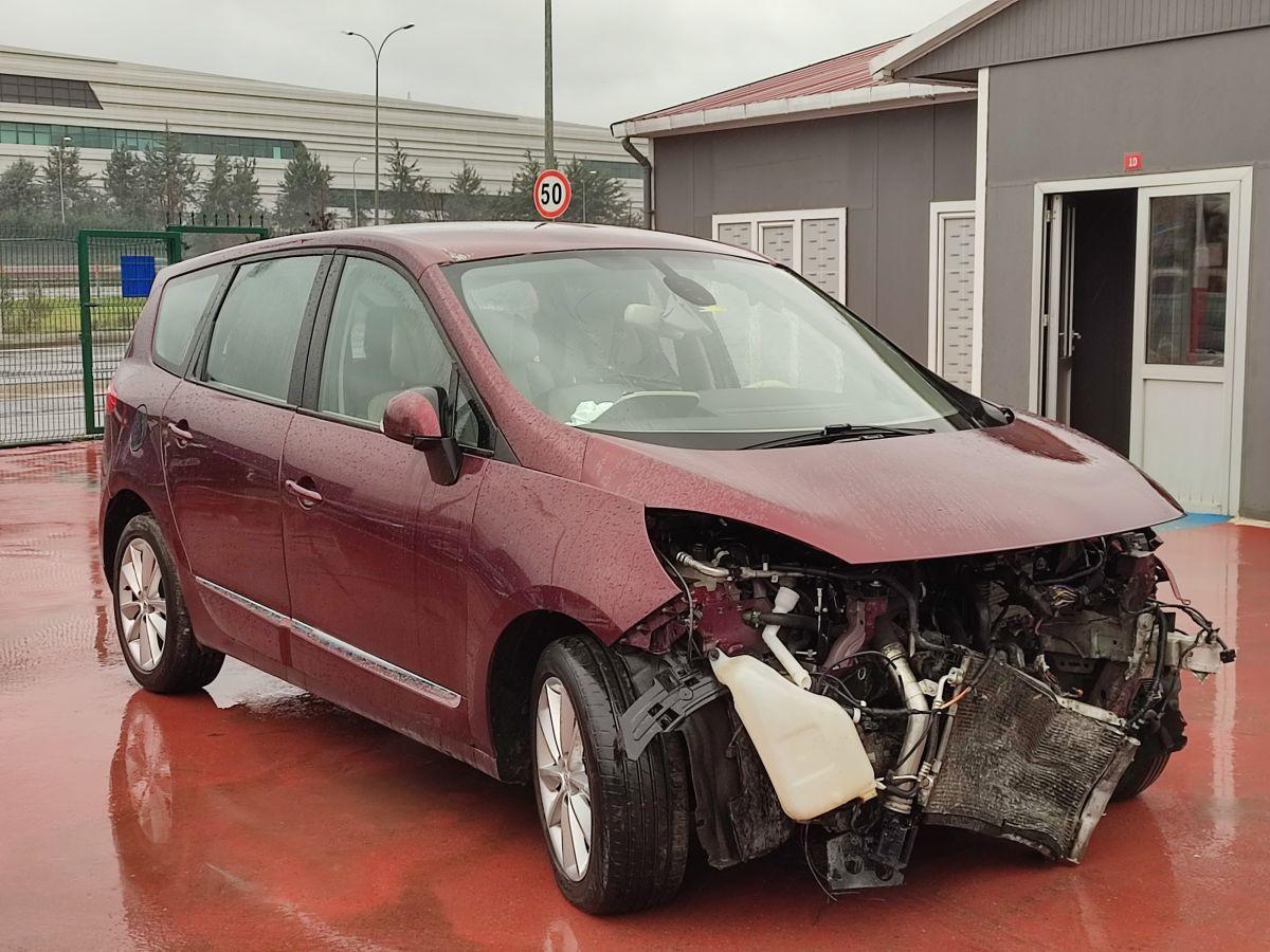 GRAND SCENIC PRIVILEGE 1.5 DCI EDC 7 KIS