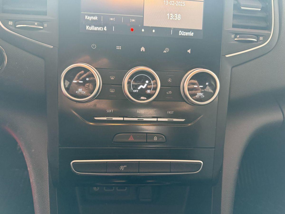 MEGANE SEDAN TOUCH 1.3 TCE EDC 140 FAZ2