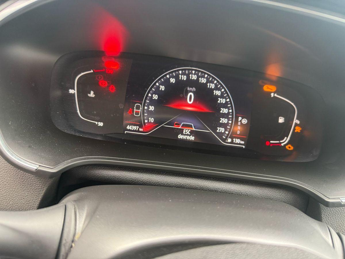 MEGANE SEDAN TOUCH 1.3 TCE EDC 140 FAZ2