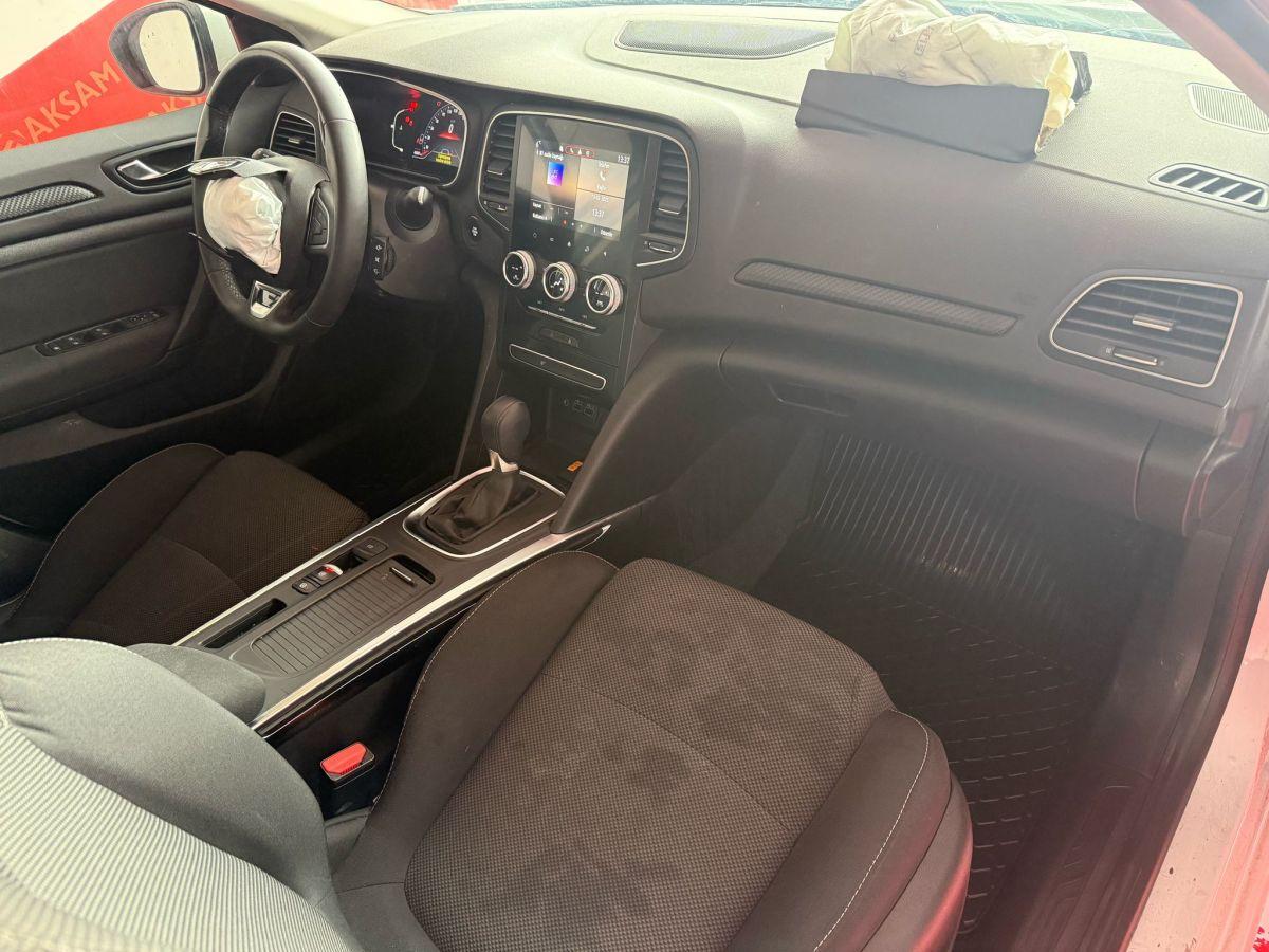 MEGANE SEDAN TOUCH 1.3 TCE EDC 140 FAZ2