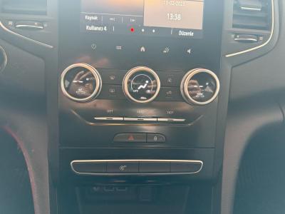 MEGANE SEDAN TOUCH 1.3 TCE EDC 140 FAZ2