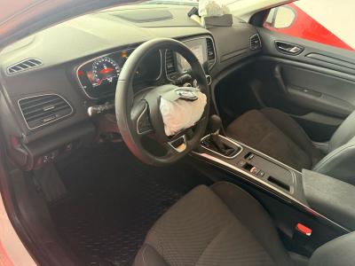 MEGANE SEDAN TOUCH 1.3 TCE EDC 140 FAZ2