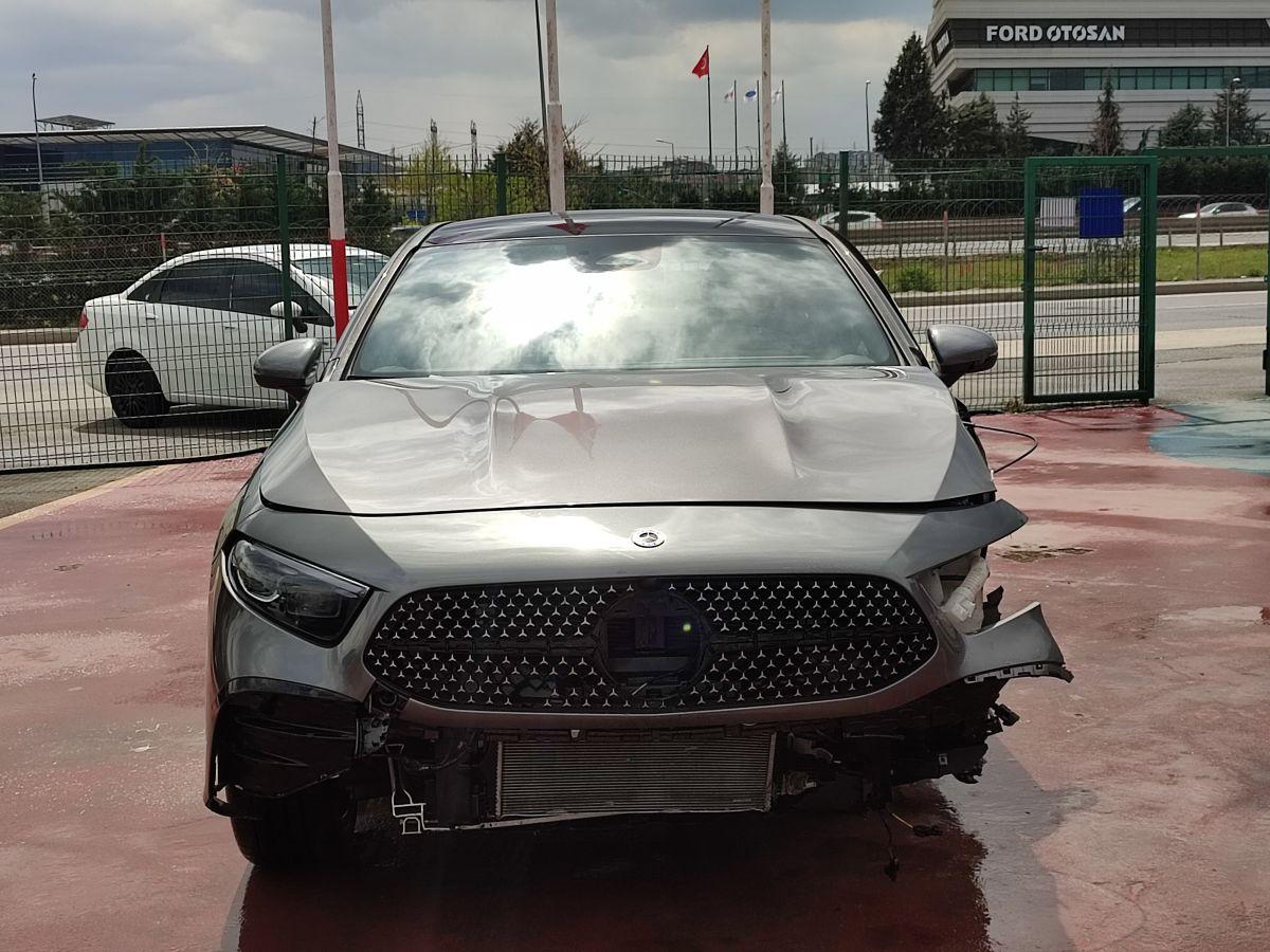 A 200 SEDAN FL 1.33 (163) 7G-DCT AMG