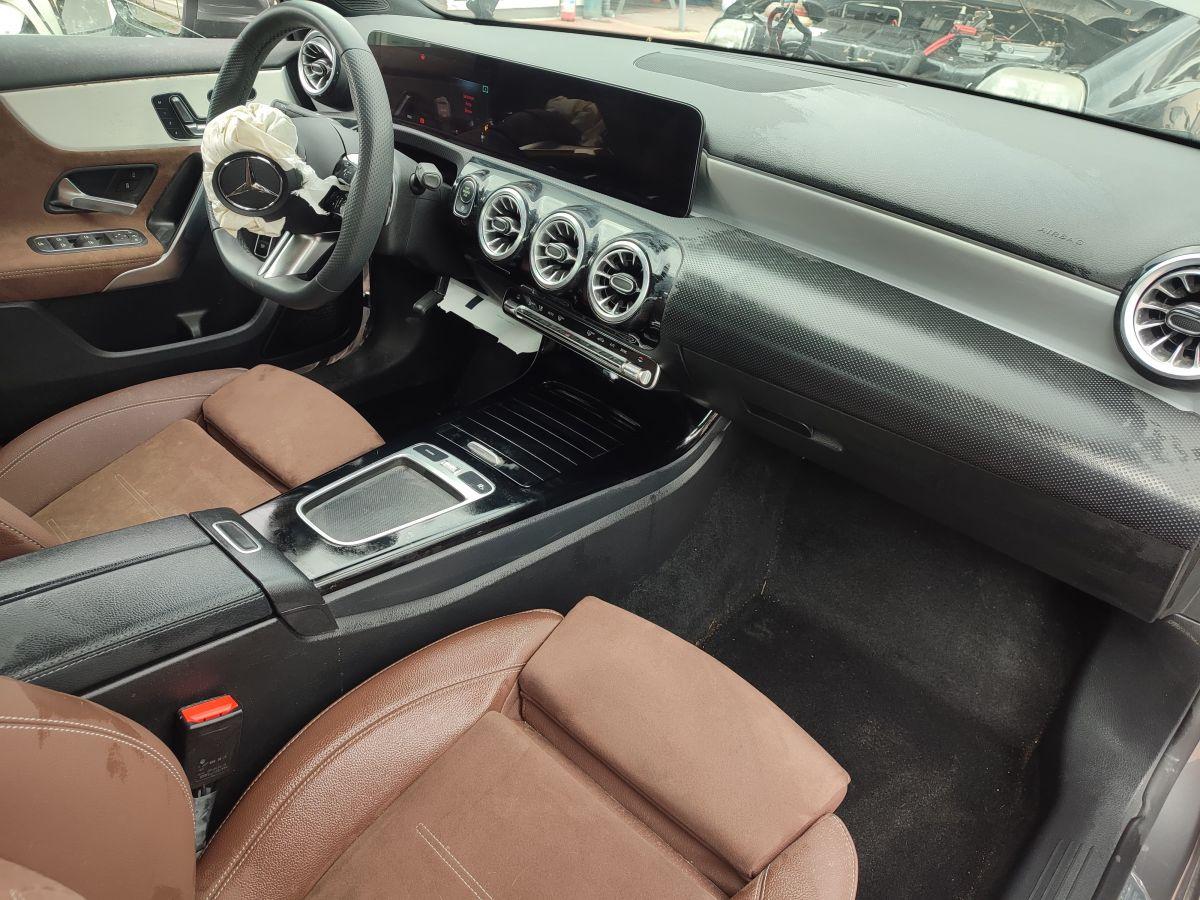 A 200 SEDAN FL 1.33 (163) 7G-DCT AMG