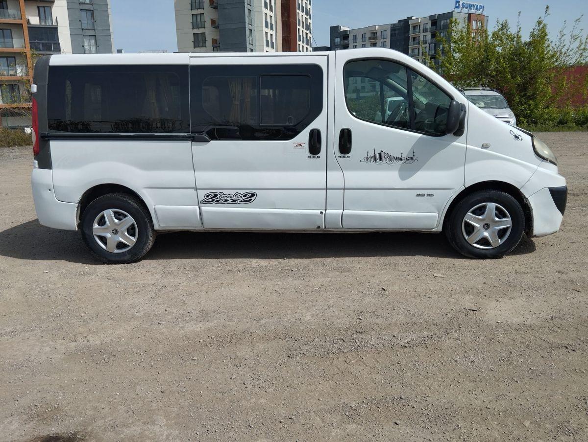 TRAFIC VAN GRAND CONFORT 5+1