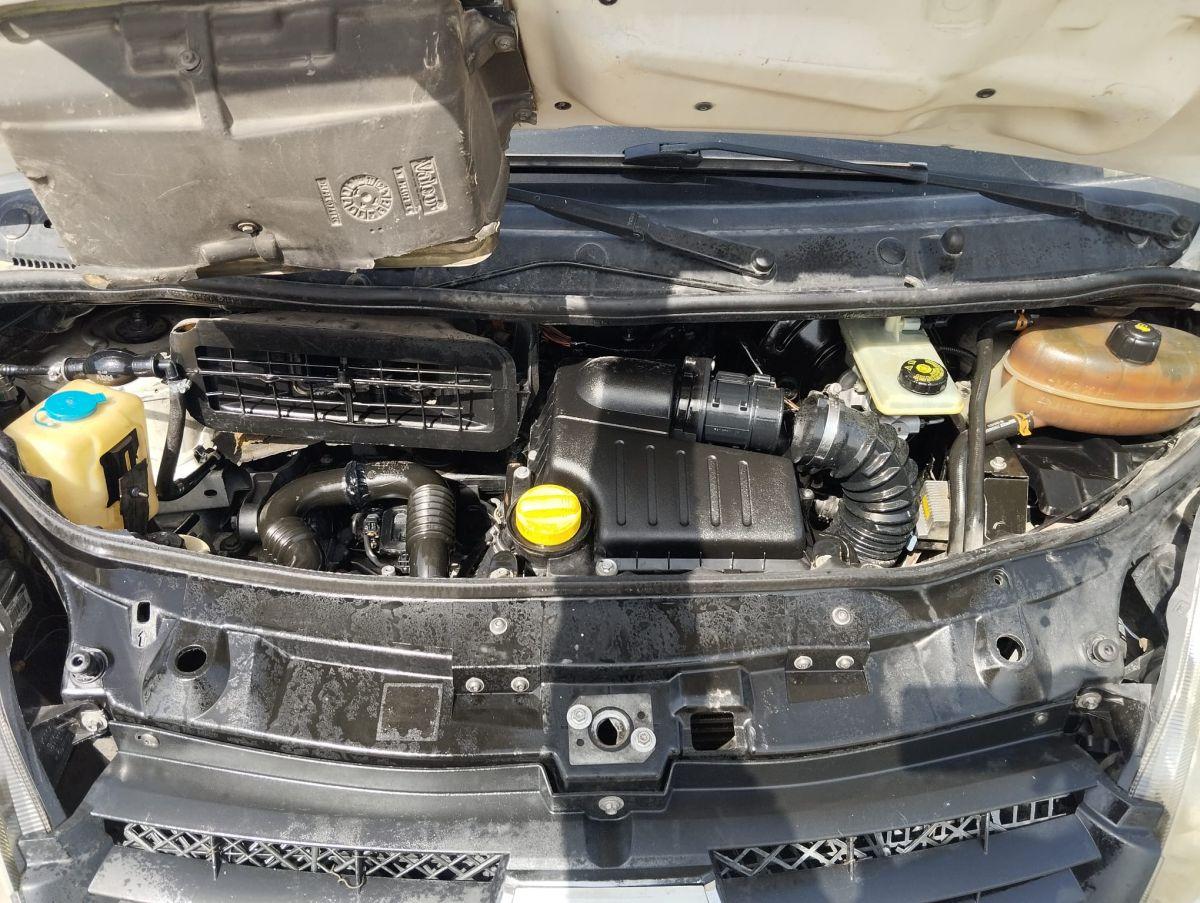 TRAFIC VAN GRAND CONFORT 5+1