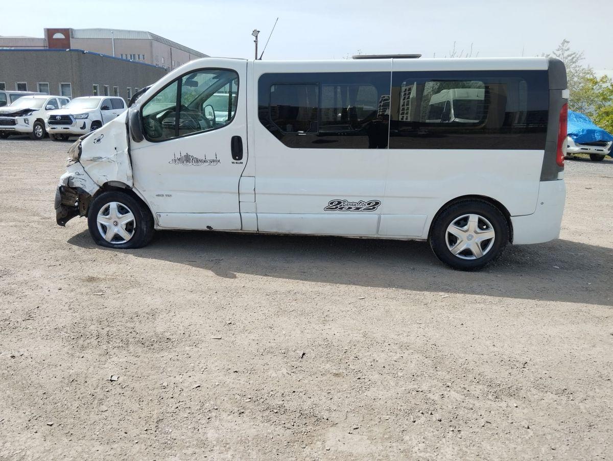 TRAFIC VAN GRAND CONFORT 5+1