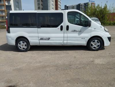 TRAFIC VAN GRAND CONFORT 5+1