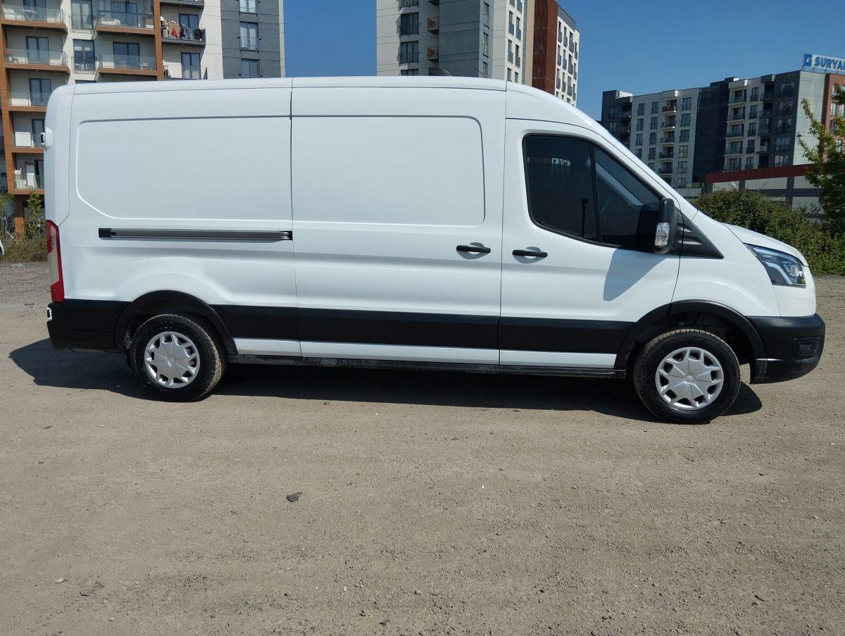 TRANSIT 350L VAN BEV 135KW TREND AT