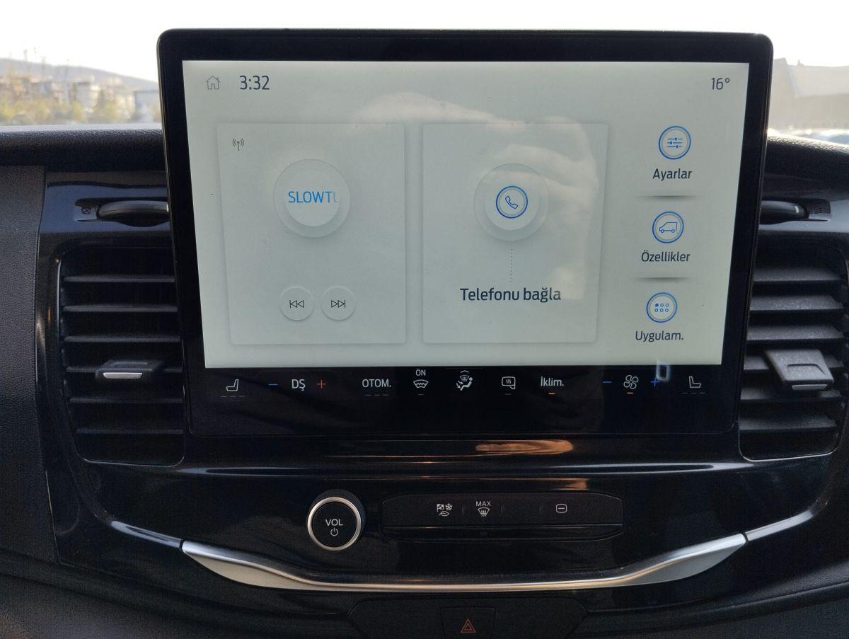 TRANSIT 350L VAN BEV 135KW TREND AT