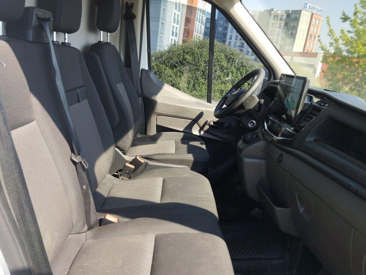 TRANSIT 350L VAN BEV 135KW TREND AT