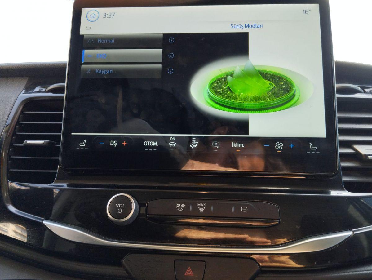 TRANSIT 350L VAN BEV 135KW TREND AT