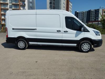 TRANSIT 350L VAN BEV 135KW TREND AT