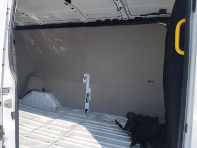 TRANSIT 350L VAN BEV 135KW TREND AT