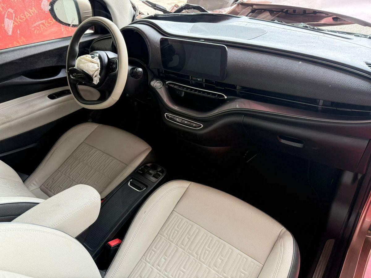 500E CABRIO LA PRIMA BY BOCELLI 42KWH