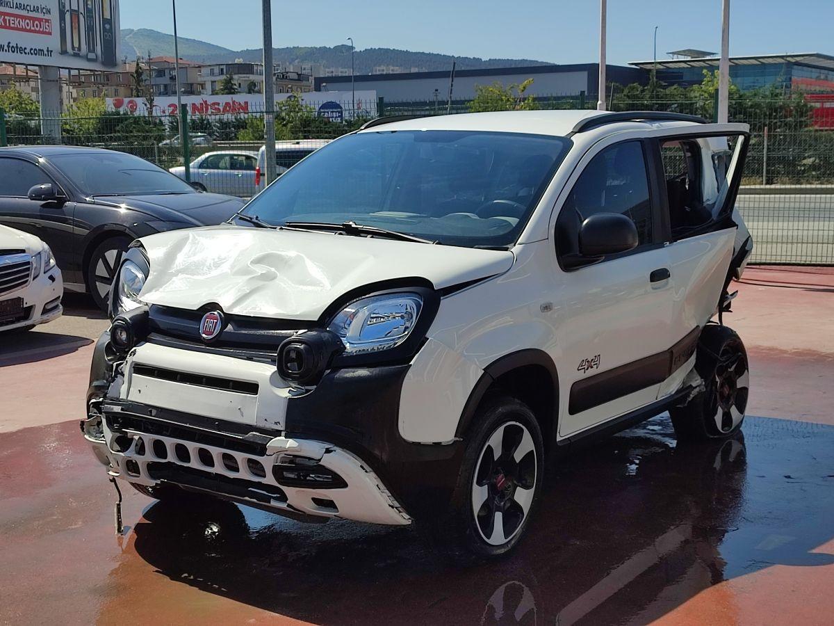 PANDA CROSS PLUS 4x4 0.9 85