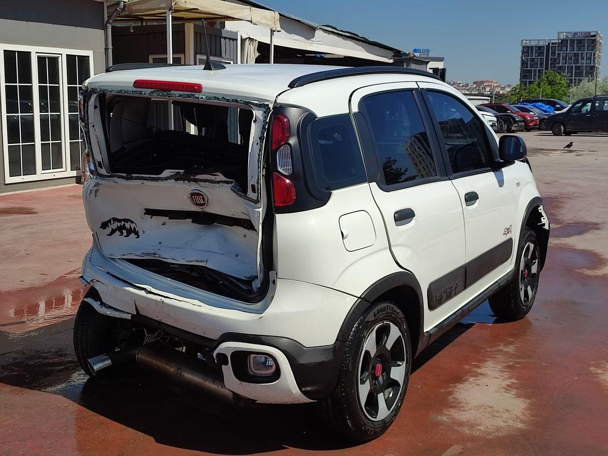 PANDA CROSS PLUS 4x4 0.9 85