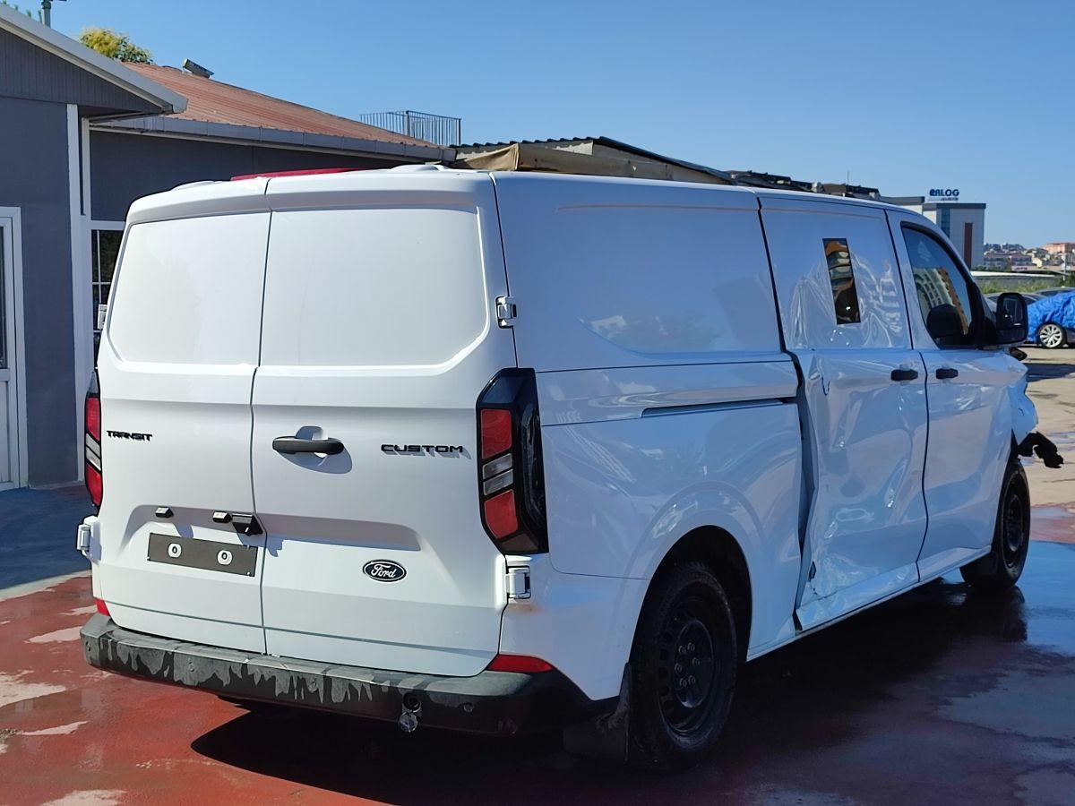TRANSIT CUSTOM VAN 320L EB UPG 170 DELUXE AT