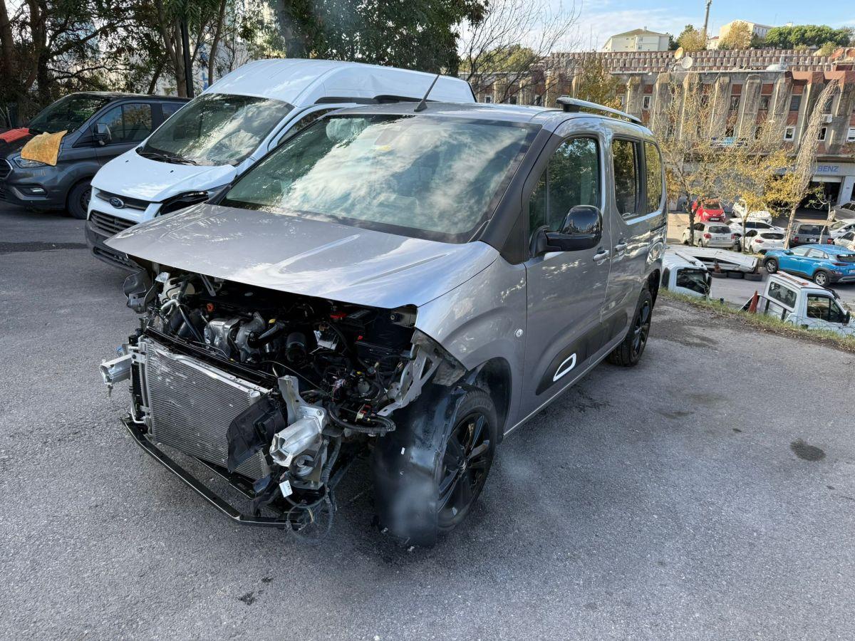 BERLİNGO SHINE 1.5 BLUEHDI 130 S&S EAT8