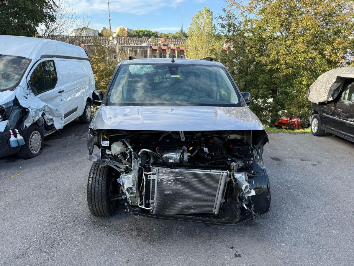 BERLİNGO SHINE 1.5 BLUEHDI 130 S&S EAT8