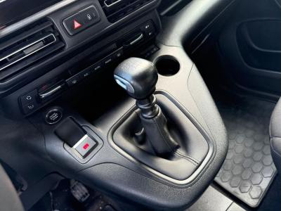 BERLİNGO SHINE 1.5 BLUEHDI 130 S&S EAT8