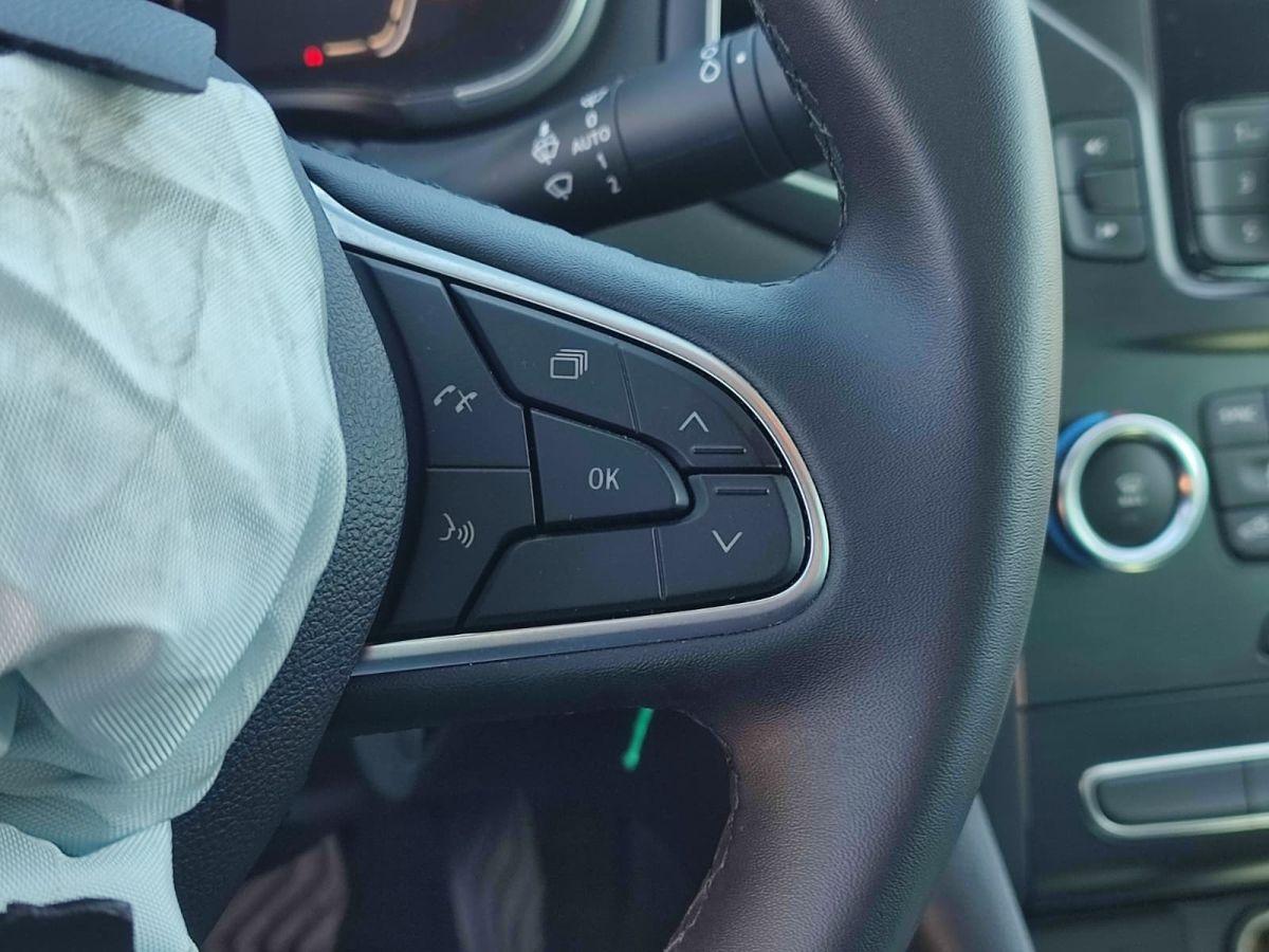 MEGANE SEDAN JOY COMFORT 1.3 TCE EDC 140 FAZ2