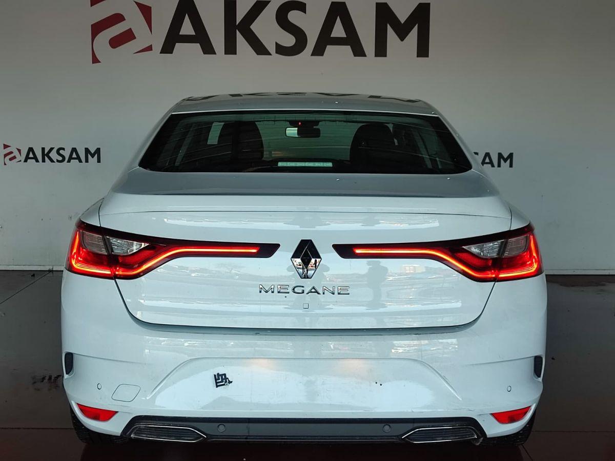 MEGANE SEDAN TOUCH 1.3 TCE EDC 140 FAZ2