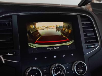 MEGANE SEDAN TOUCH 1.3 TCE EDC 140 FAZ2