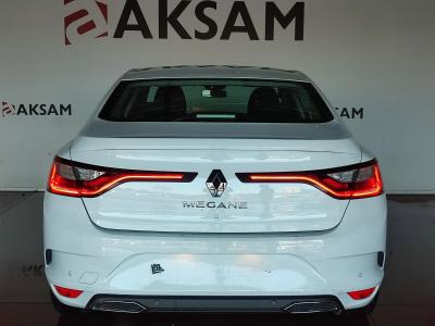 MEGANE SEDAN TOUCH 1.3 TCE EDC 140 FAZ2