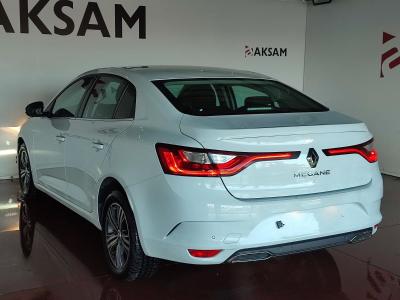 MEGANE SEDAN TOUCH 1.3 TCE EDC 140 FAZ2