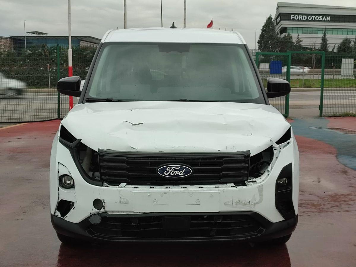 TOURNEO COURIER 1.5 D 100 DELUXE