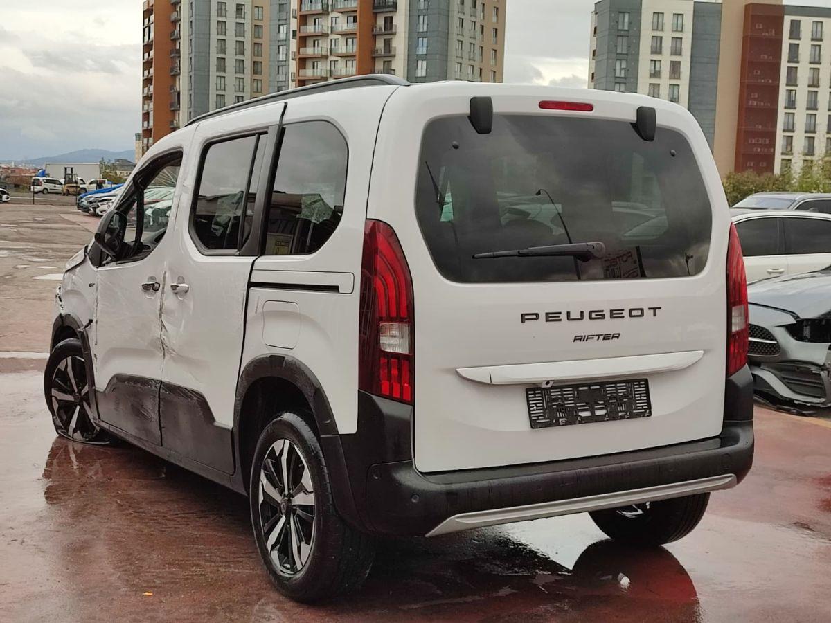 RIFTER GT 1.5 BLUEHDI 130 EAT8 FL