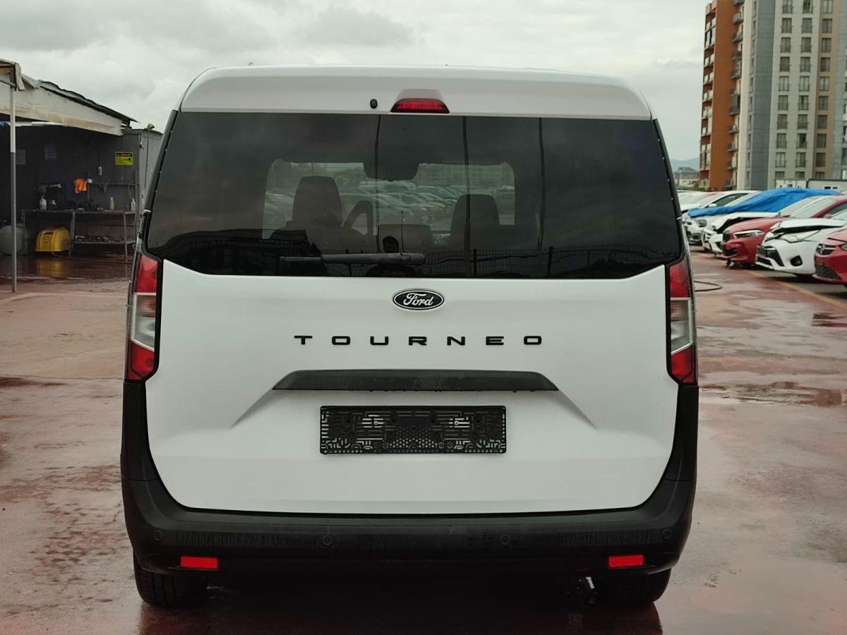 TOURNEO COURIER 1.5 D 100 DELUXE