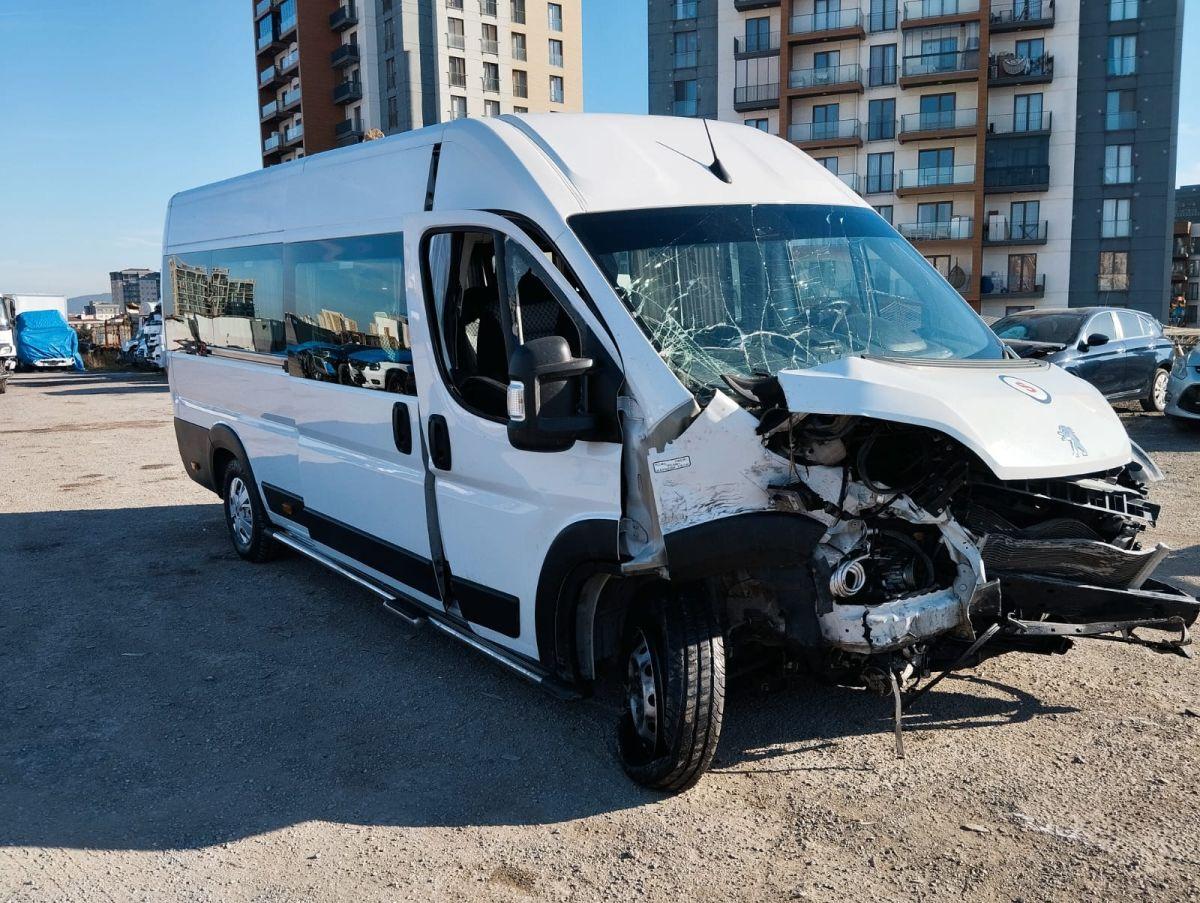 BOXER MINIBUS 15+1 2.2 HDI 150