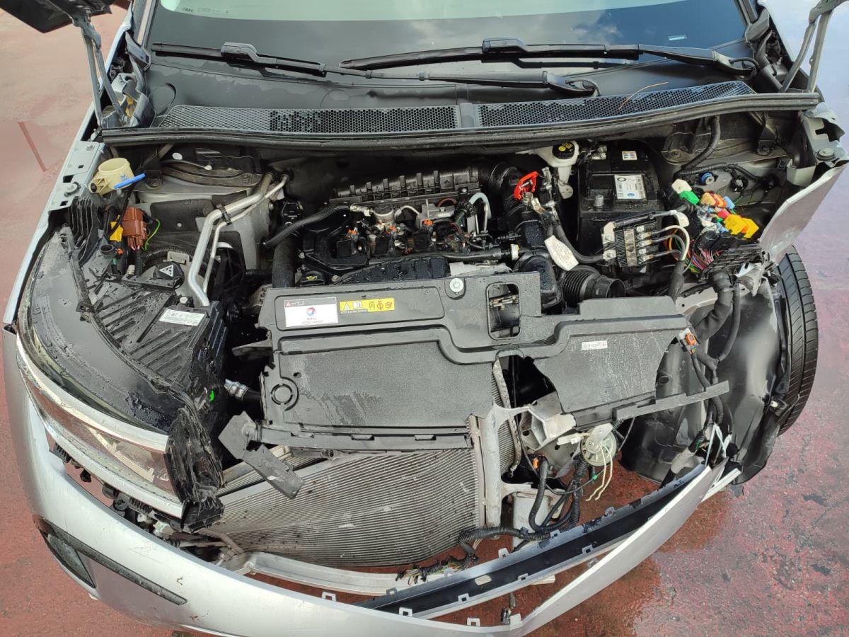 GRANDLAND 1.2 130 AT8 ELEGANCE